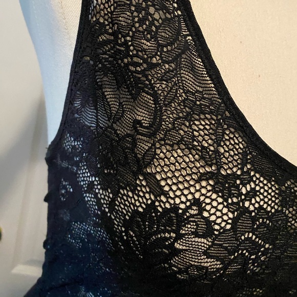 Wilfed Black Lace Tank top - Picture 3 of 4